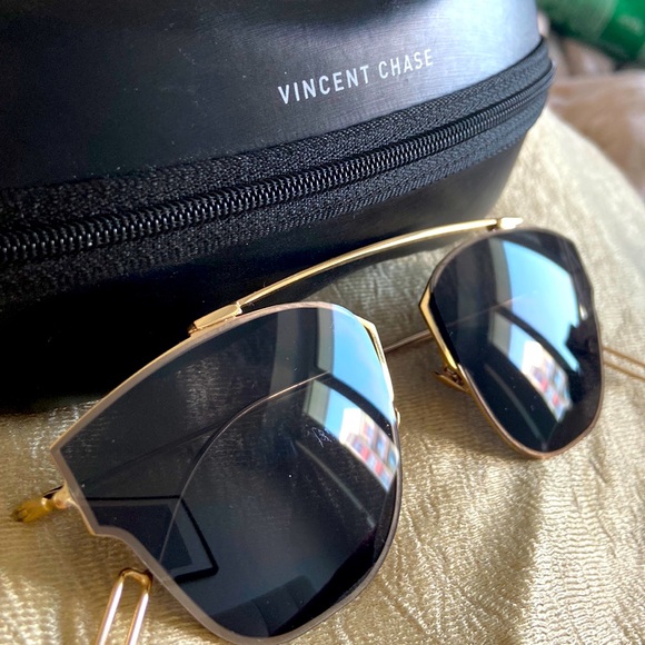 Golden rim designer sunglasses - Picture 1 of 4